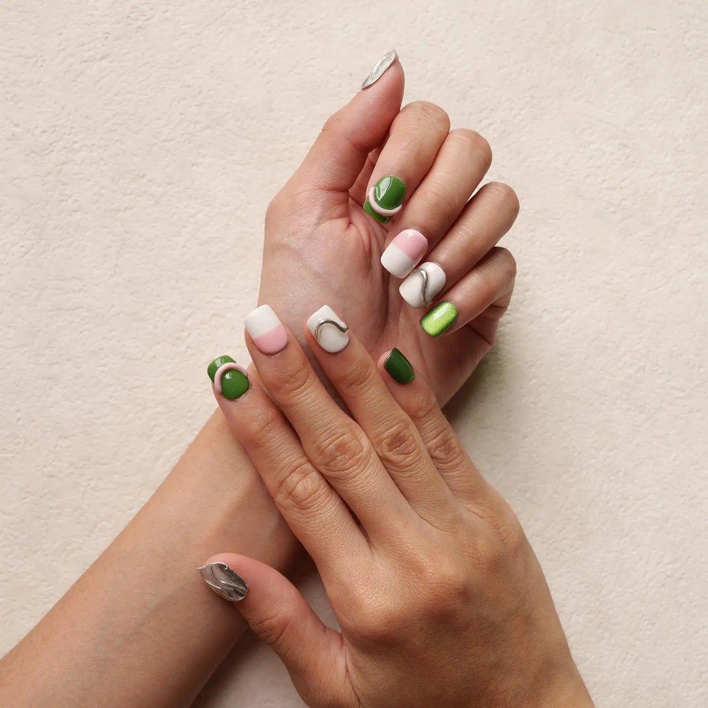 Ami Ami Press-On Nails Introspect