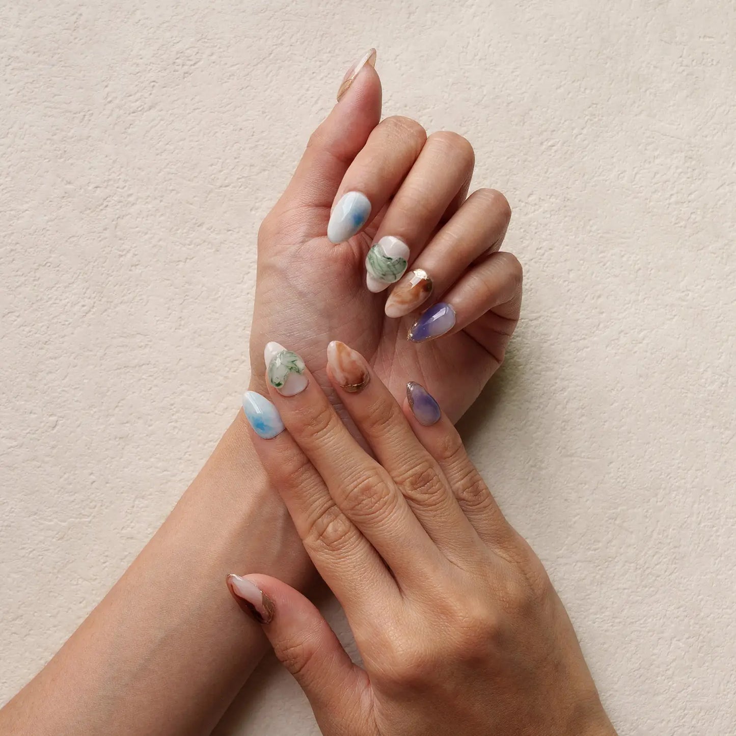 Ami Ami Press-On Nails Mindful