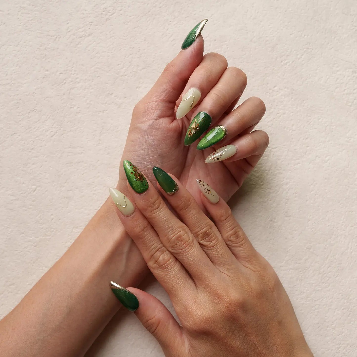 Ami Ami Press-On Nails Thriving