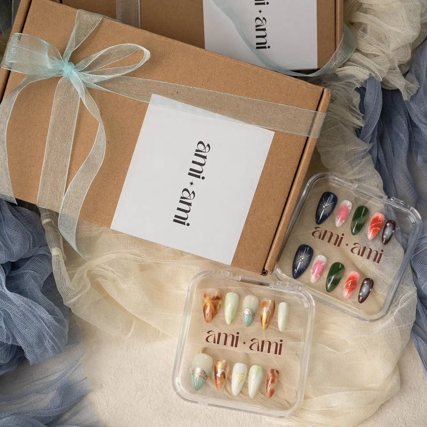 Ami Ami Press On Nails Light2Night