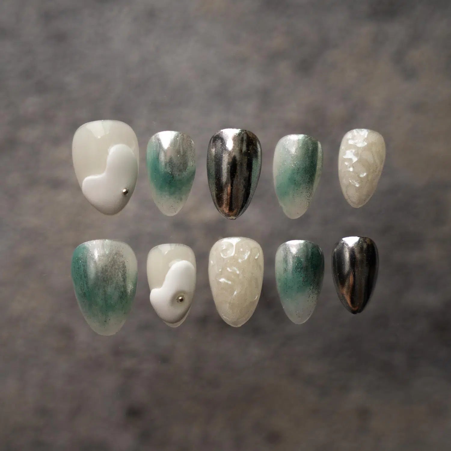 Ami Ami Press-On Nails Dreams