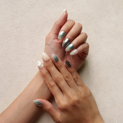 Ami Ami Press-On Nails Dreams