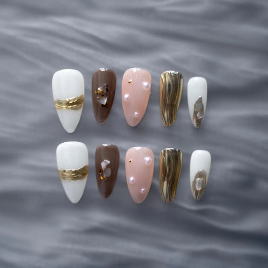 Ami Ami Press On Nails Goldie