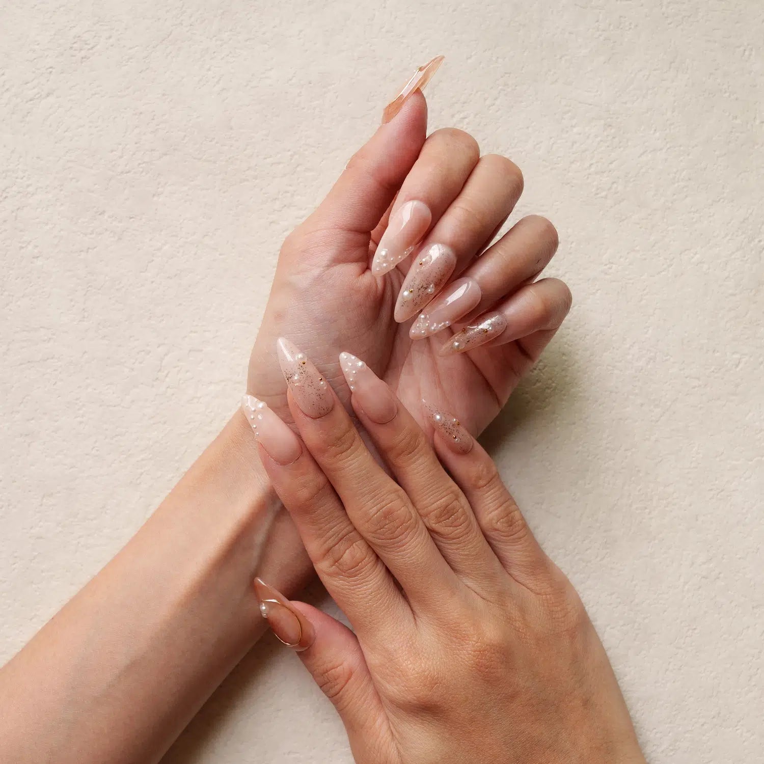 Ami Ami Press On Nails Luna