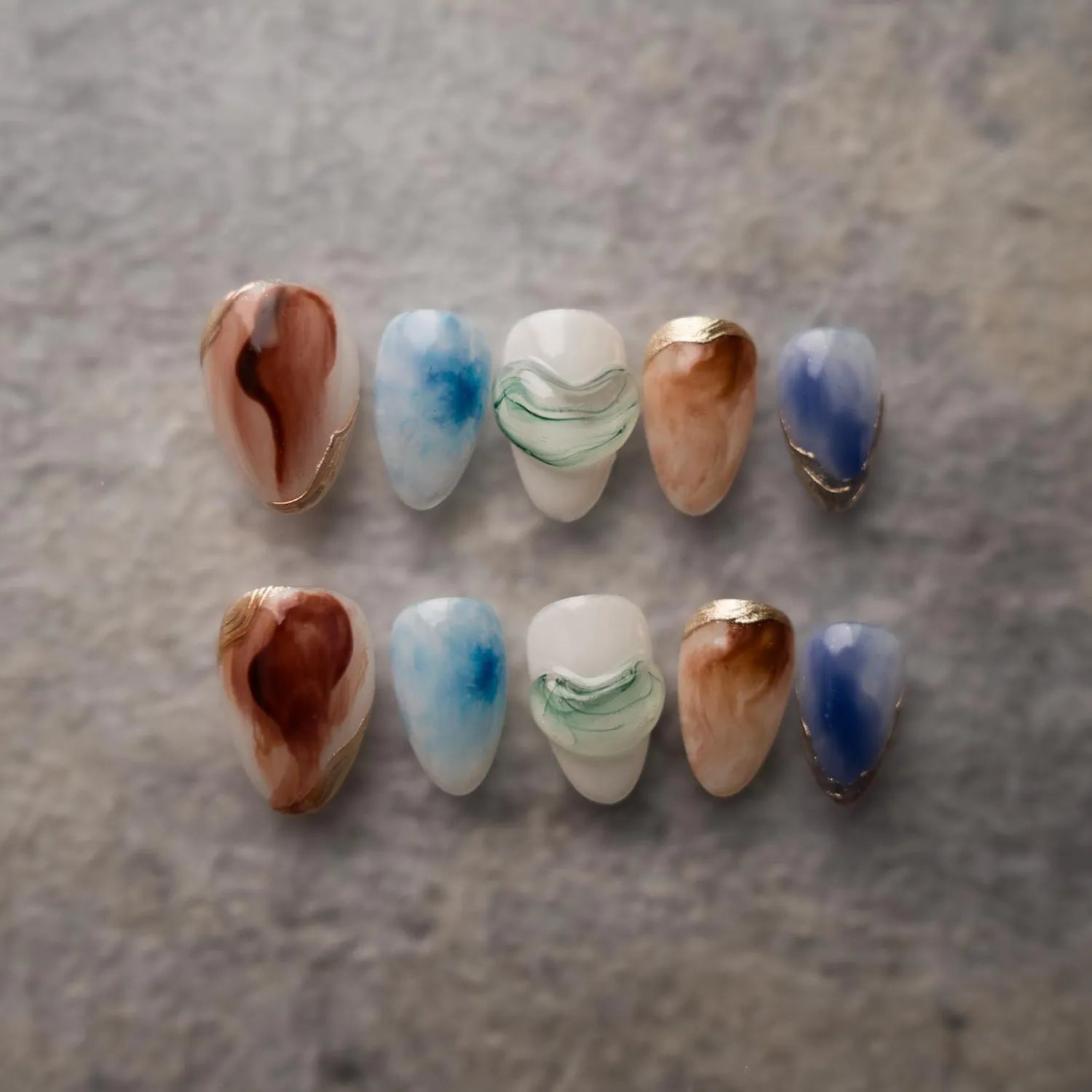 Ami Ami Press-On Nails Mindful