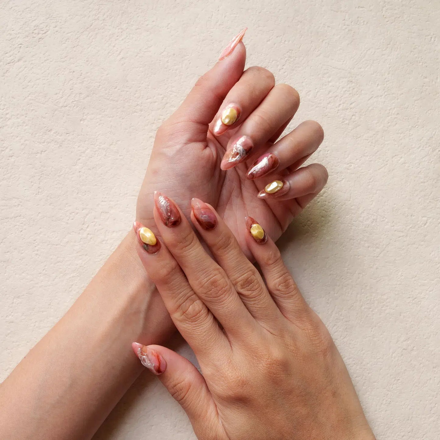 Ami Ami Press On Nails Romantica